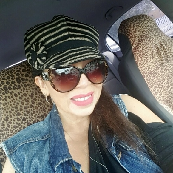 Meet your Posher, Maggie - Picture 3 of 4